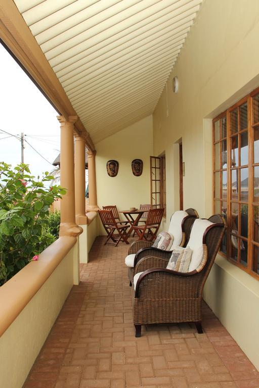 African Dreams Bed And Breakfast อีสต์ลอนดอน ภายนอก รูปภาพ