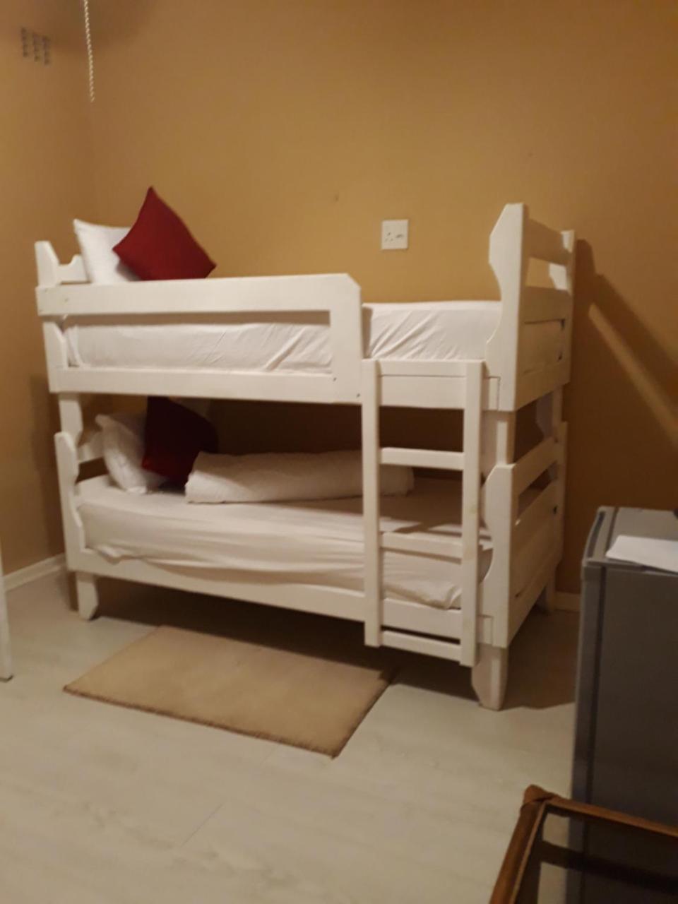 African Dreams Bed And Breakfast อีสต์ลอนดอน ภายนอก รูปภาพ