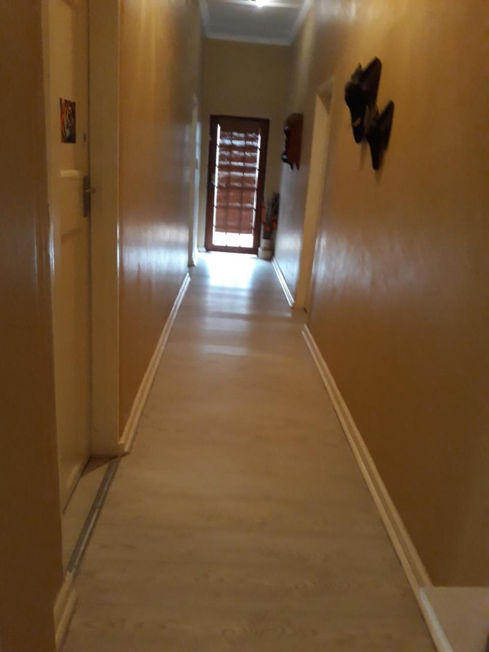 African Dreams Bed And Breakfast อีสต์ลอนดอน ภายนอก รูปภาพ