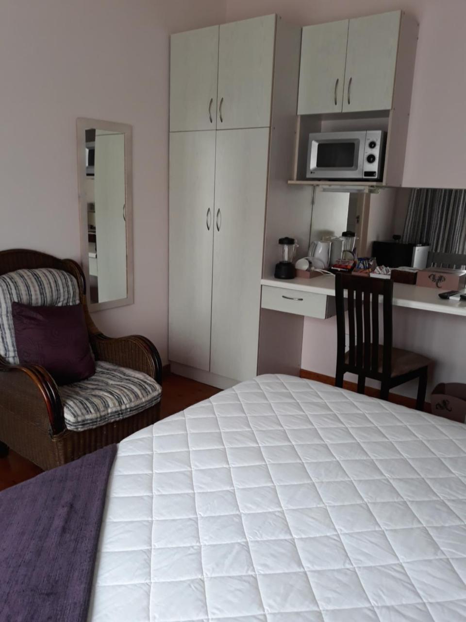 African Dreams Bed And Breakfast อีสต์ลอนดอน ภายนอก รูปภาพ